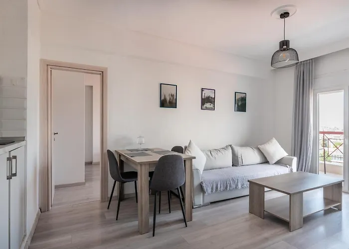 Minimalist W/ View * Salonic