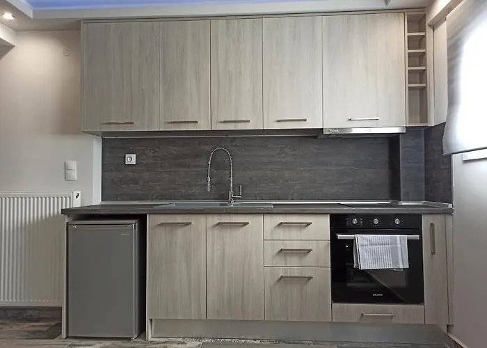 Minimalist W/ View *