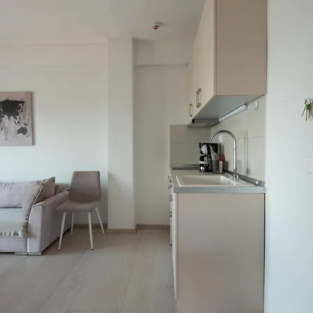 Minimalist W/ View Salonicco