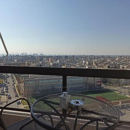 Minimalist W/ View סלוניקי