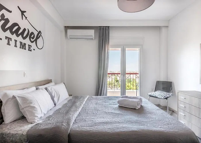 Minimalist W/ View *