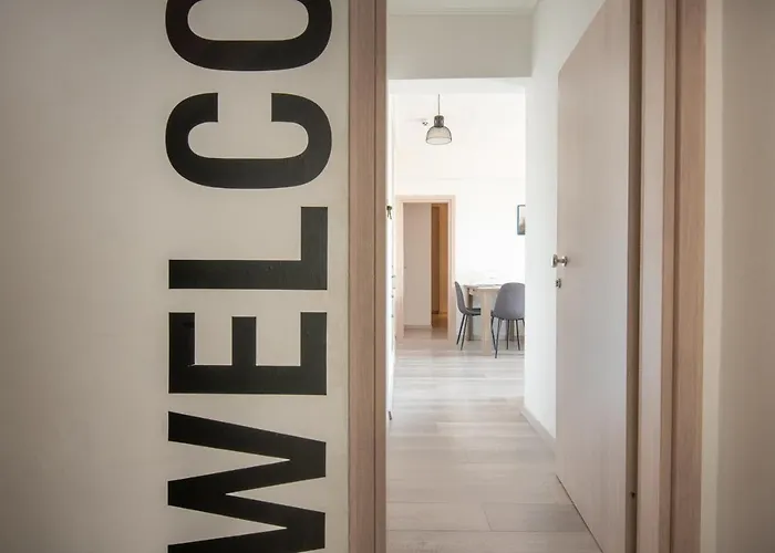 Minimalist W/ View * Salonic