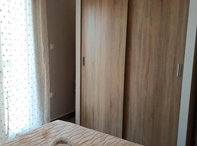 Minimalist W/ View * Szaloniki