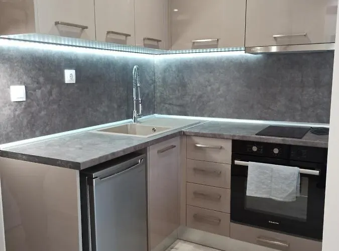 Apartman Minimalist W/ View