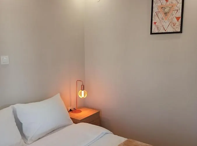 Minimalist W/ View * Szaloniki