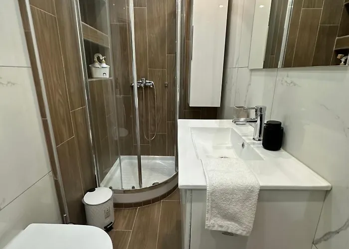 Minimalist W/ View Apartament