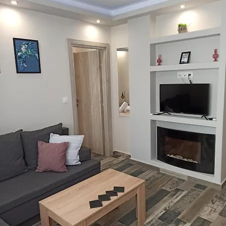 Minimalist W/ View *